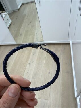 Bottega Veneta men’s Intrecciato woven leather hook bracelet